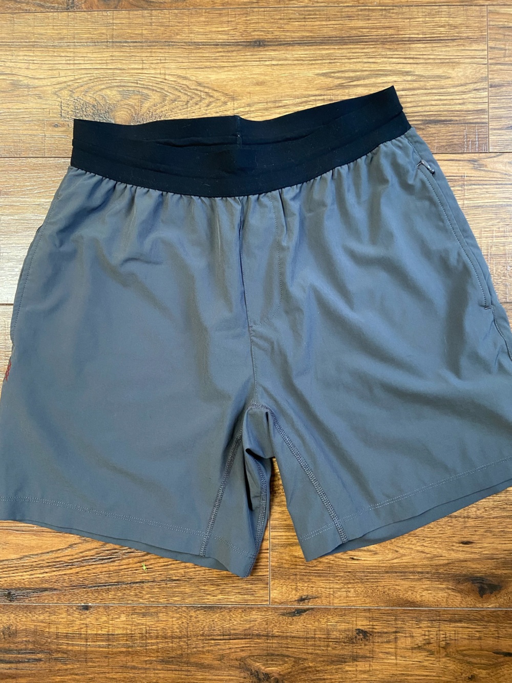 Rhone Men’s Gray Athletic Shorts sz Medium Gym, Running Style 100762 Drawstring